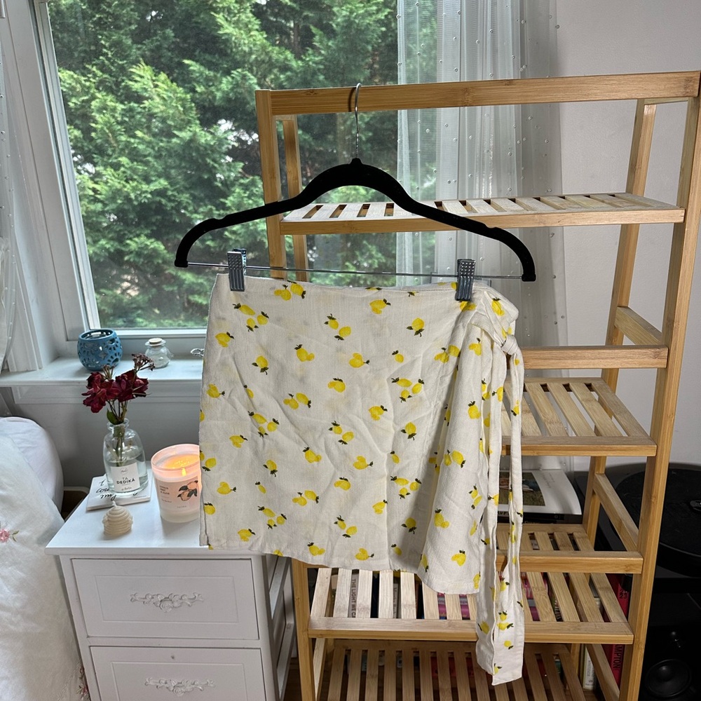 adorable lemon tie skirt